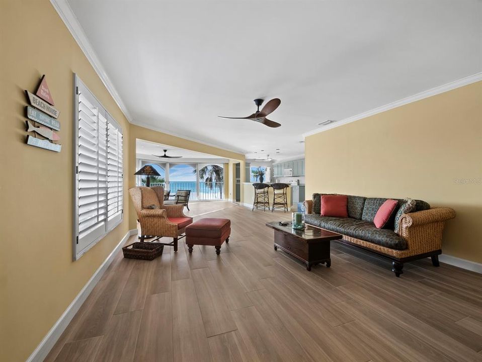 For Sale: $1,348,000 (2 beds, 2 baths, 1587 Square Feet)