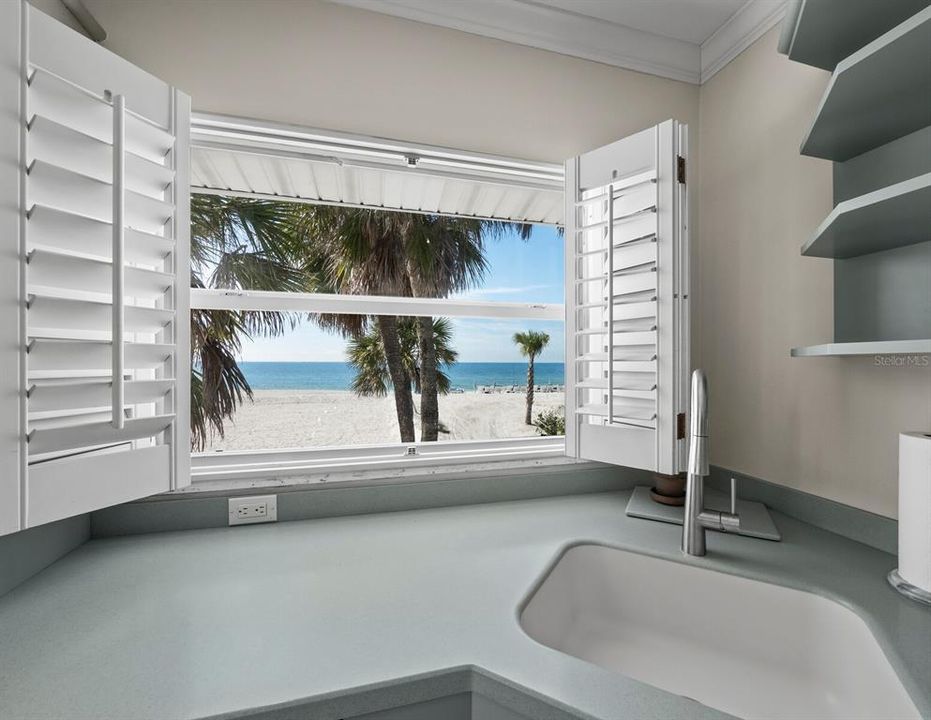 For Sale: $1,348,000 (2 beds, 2 baths, 1587 Square Feet)