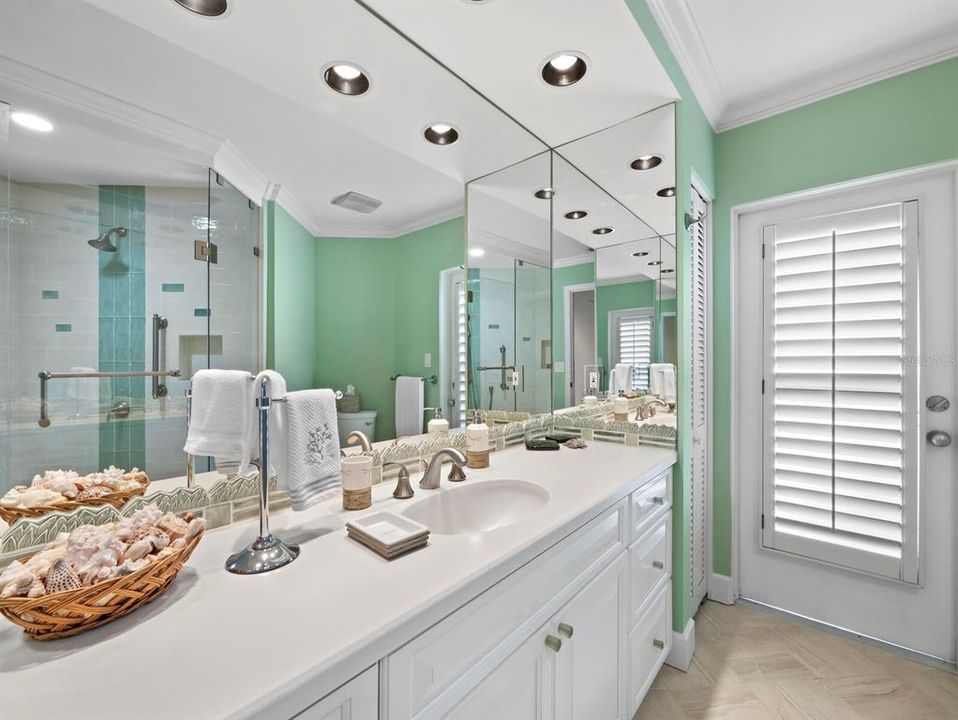 For Sale: $1,348,000 (2 beds, 2 baths, 1587 Square Feet)