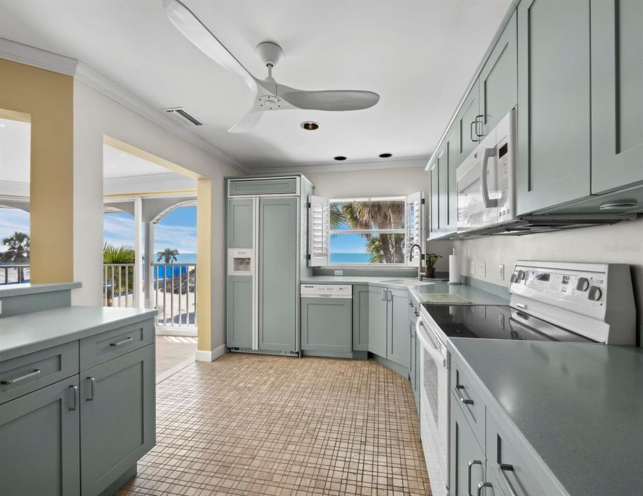 For Sale: $1,348,000 (2 beds, 2 baths, 1587 Square Feet)