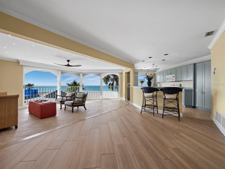 For Sale: $1,348,000 (2 beds, 2 baths, 1587 Square Feet)