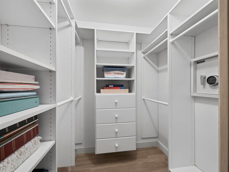 For Sale: $1,348,000 (2 beds, 2 baths, 1587 Square Feet)