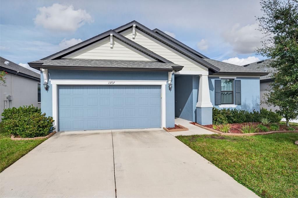 For Sale: $425,000 (4 beds, 3 baths, 1945 Square Feet)