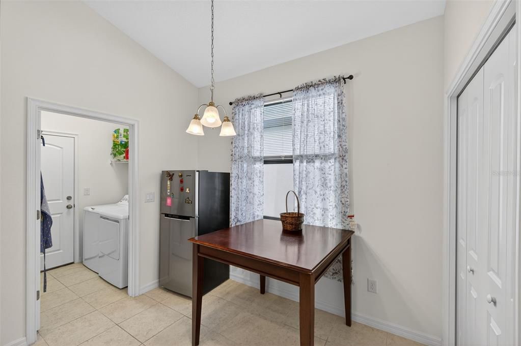 For Sale: $425,000 (4 beds, 3 baths, 1945 Square Feet)