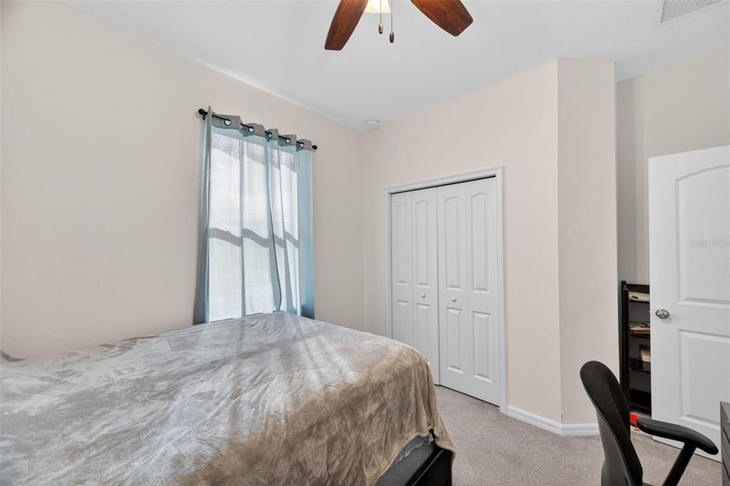 For Sale: $425,000 (4 beds, 3 baths, 1945 Square Feet)