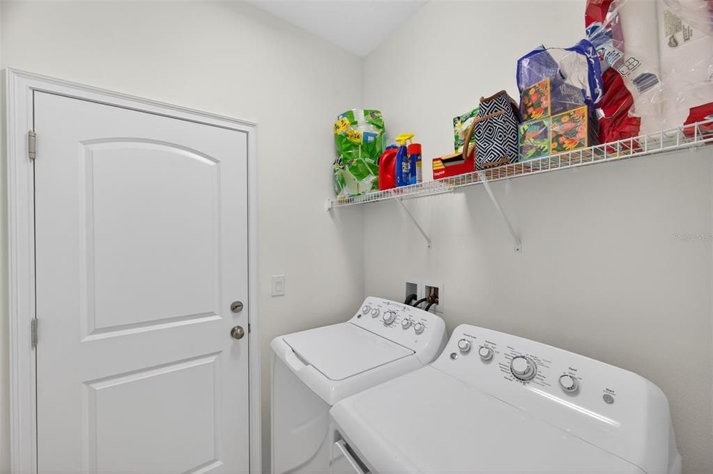 For Sale: $425,000 (4 beds, 3 baths, 1945 Square Feet)