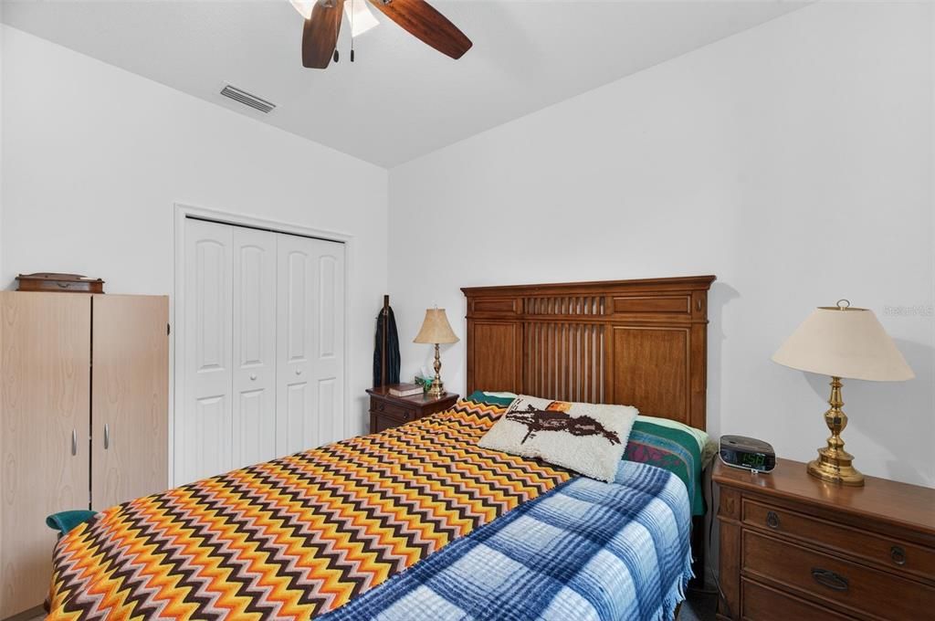 For Sale: $425,000 (4 beds, 3 baths, 1945 Square Feet)