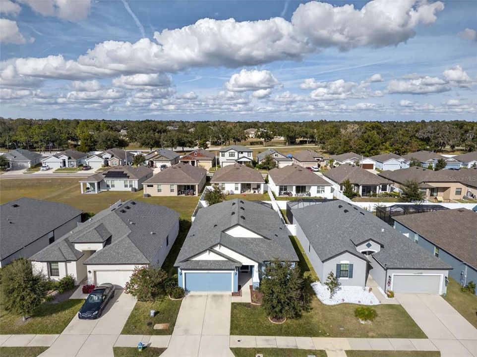 For Sale: $425,000 (4 beds, 3 baths, 1945 Square Feet)