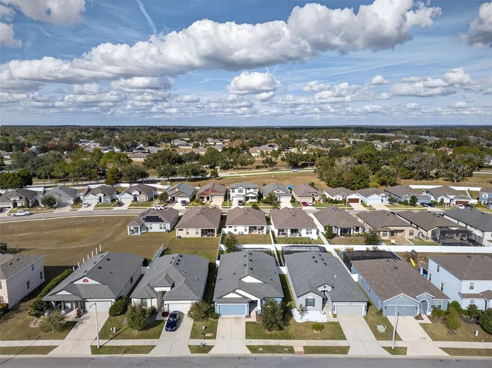 For Sale: $425,000 (4 beds, 3 baths, 1945 Square Feet)