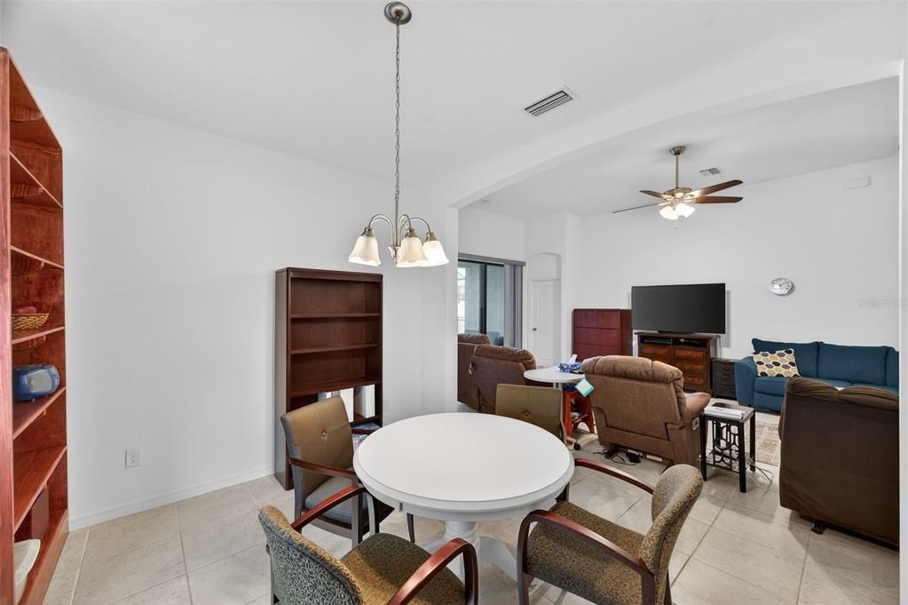 For Sale: $425,000 (4 beds, 3 baths, 1945 Square Feet)