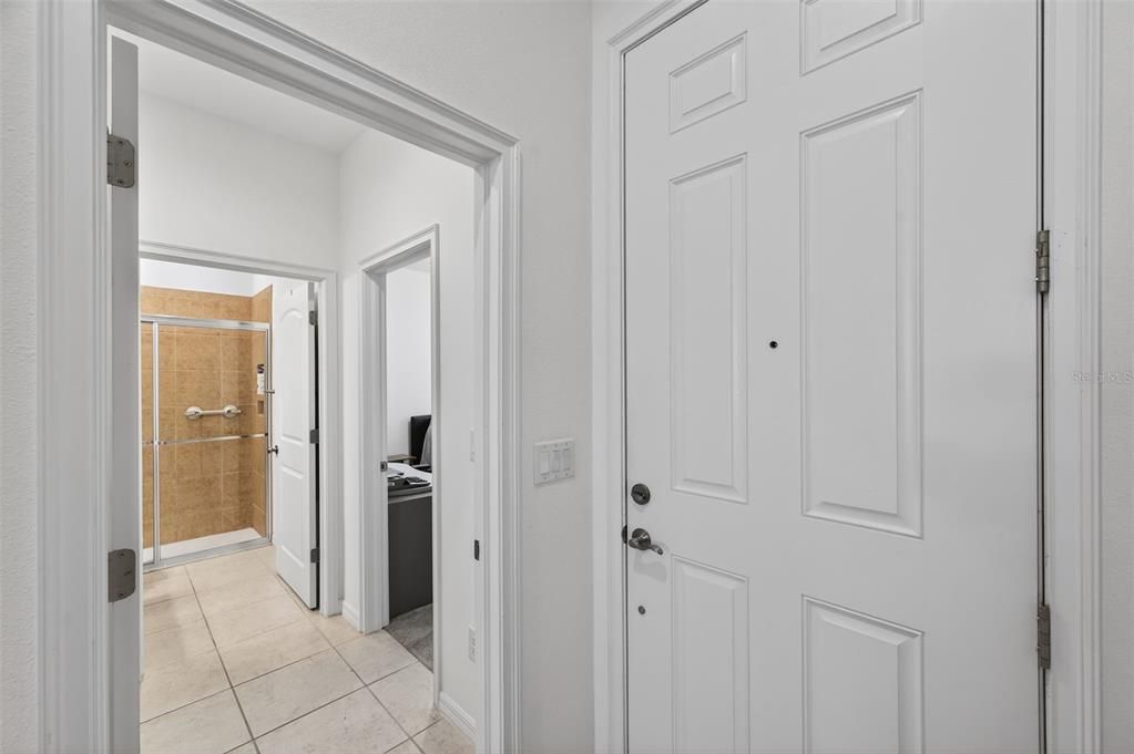 For Sale: $425,000 (4 beds, 3 baths, 1945 Square Feet)