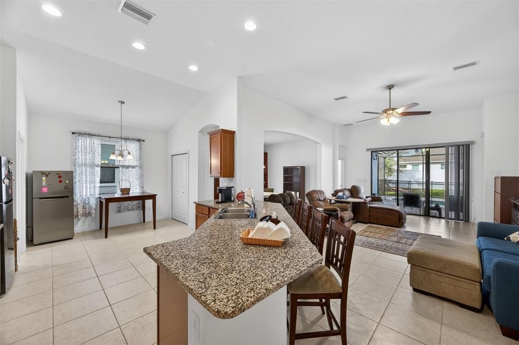 For Sale: $425,000 (4 beds, 3 baths, 1945 Square Feet)