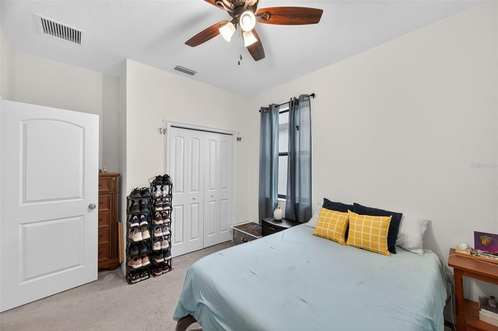 For Sale: $425,000 (4 beds, 3 baths, 1945 Square Feet)