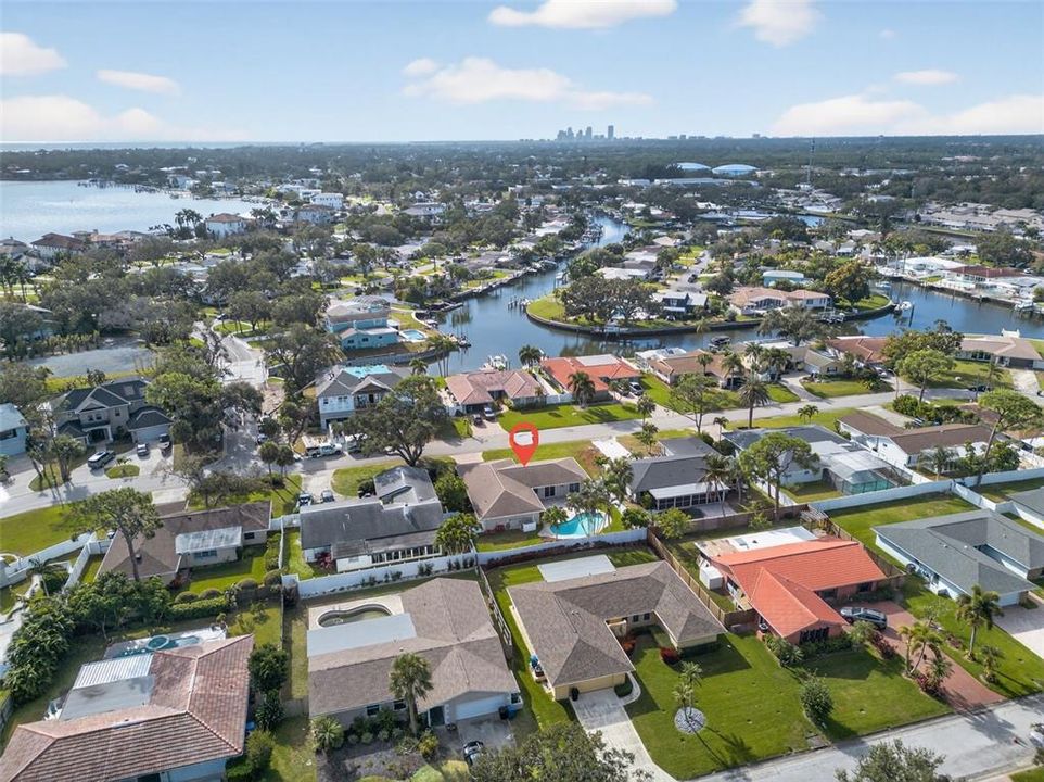 На продажу: $699,000 (4 спален, 2 ванн, 1902 Квадратных фут)