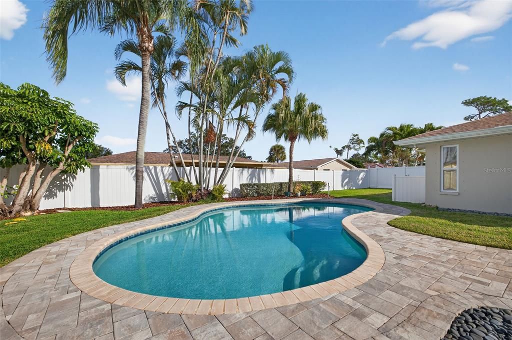 На продажу: $699,000 (4 спален, 2 ванн, 1902 Квадратных фут)