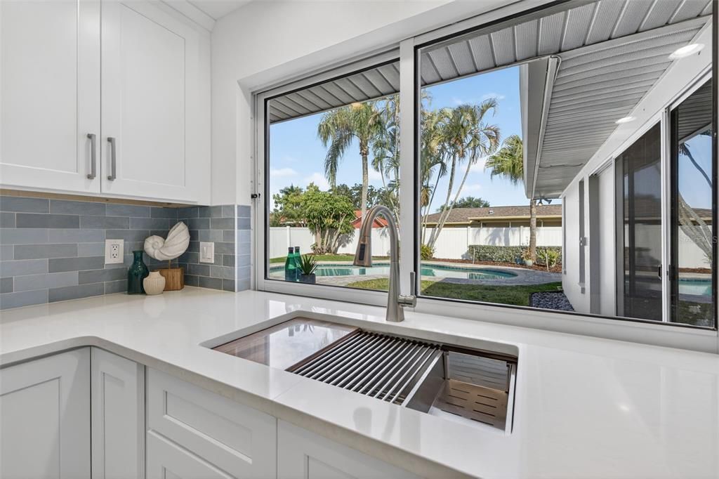 На продажу: $699,000 (4 спален, 2 ванн, 1902 Квадратных фут)