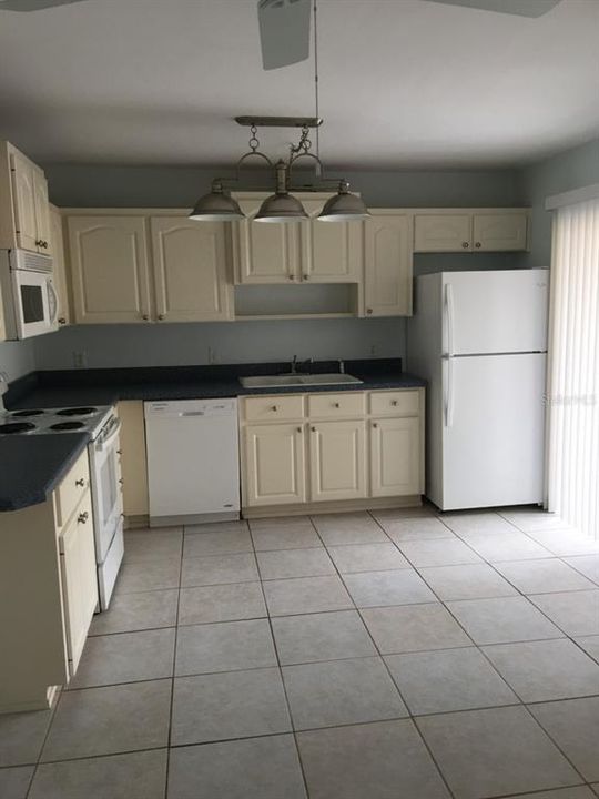 For Rent: $2,000 (2 beds, 2 baths, 1328 Square Feet)