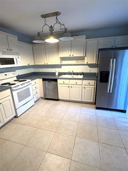 For Rent: $2,000 (2 beds, 2 baths, 1328 Square Feet)