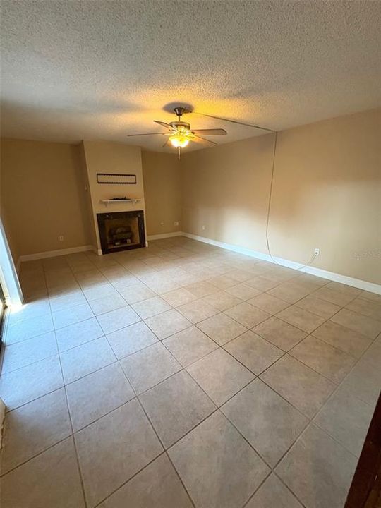 For Rent: $2,000 (2 beds, 2 baths, 1328 Square Feet)