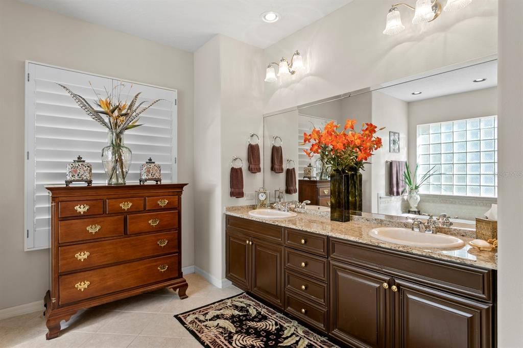 На продажу: $845,000 (4 спален, 3 ванн, 2832 Квадратных фут)