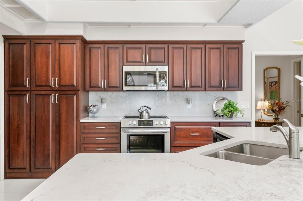 На продажу: $845,000 (4 спален, 3 ванн, 2832 Квадратных фут)