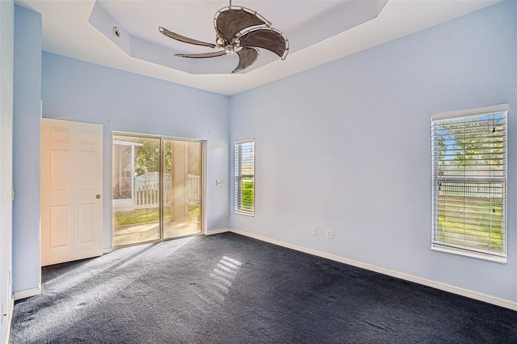 合同活跃: $215,000 (3 贝兹, 2 浴室, 1342 平方英尺)