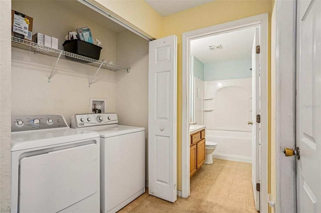 合同活跃: $215,000 (3 贝兹, 2 浴室, 1342 平方英尺)