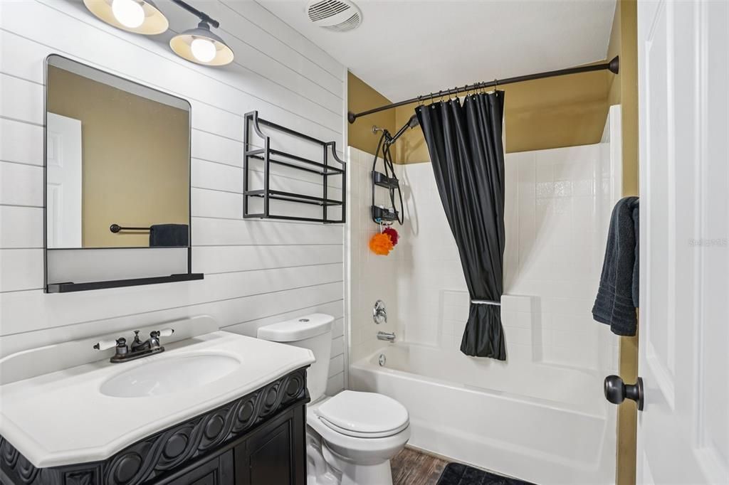 For Sale: $350,000 (3 beds, 2 baths, 1240 Square Feet)