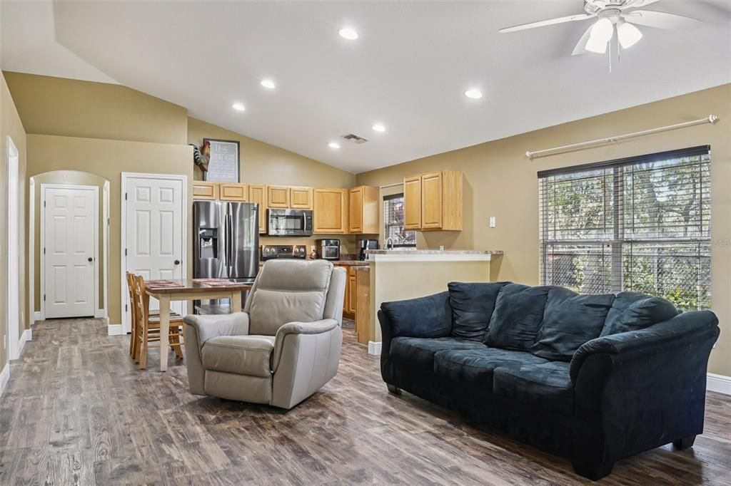 For Sale: $350,000 (3 beds, 2 baths, 1240 Square Feet)