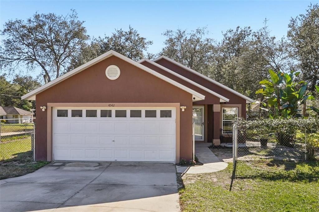 For Sale: $350,000 (3 beds, 2 baths, 1240 Square Feet)