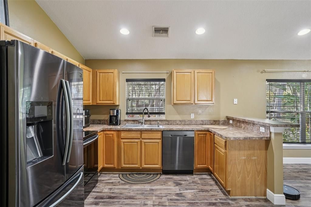 For Sale: $350,000 (3 beds, 2 baths, 1240 Square Feet)