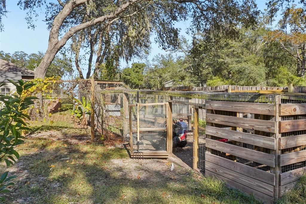 For Sale: $350,000 (3 beds, 2 baths, 1240 Square Feet)