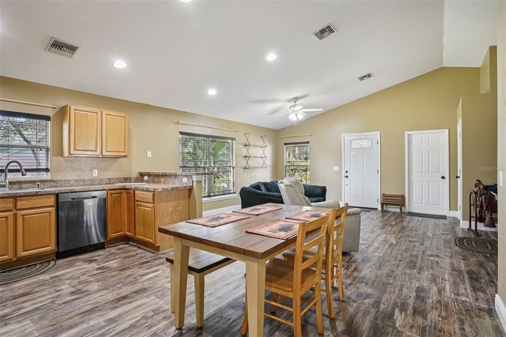 For Sale: $350,000 (3 beds, 2 baths, 1240 Square Feet)