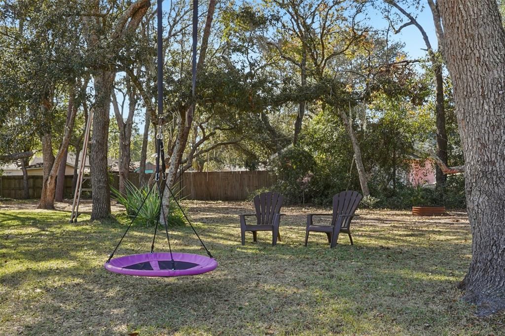 For Sale: $350,000 (3 beds, 2 baths, 1240 Square Feet)