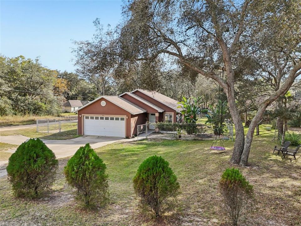 For Sale: $350,000 (3 beds, 2 baths, 1240 Square Feet)