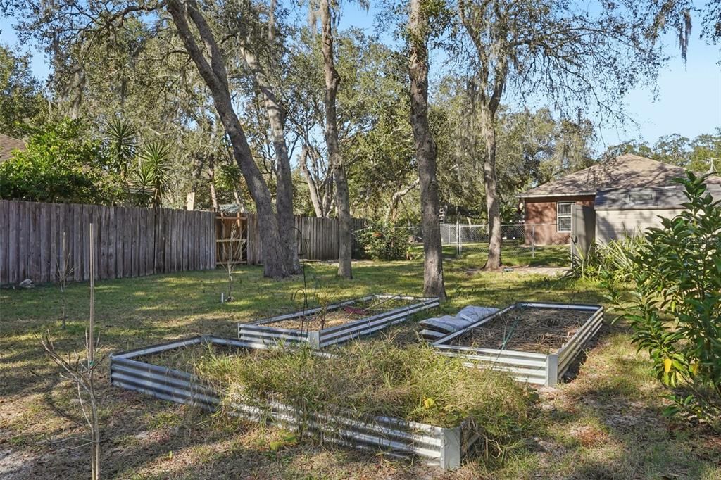 For Sale: $350,000 (3 beds, 2 baths, 1240 Square Feet)