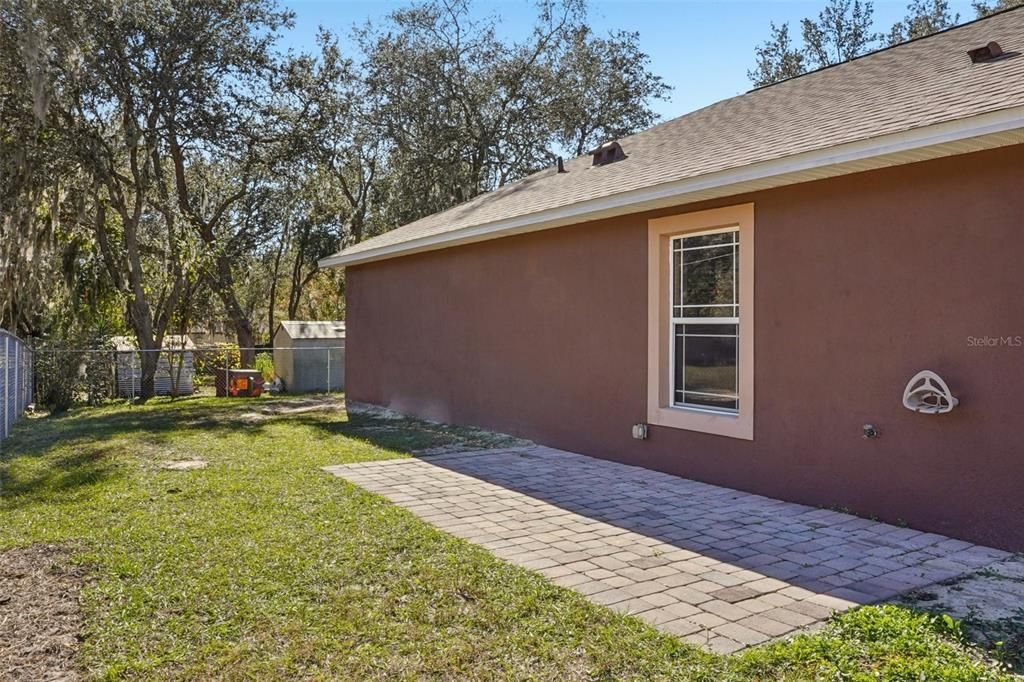 For Sale: $350,000 (3 beds, 2 baths, 1240 Square Feet)