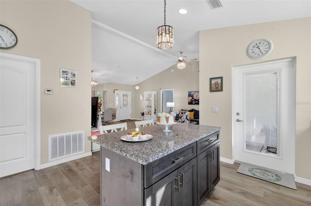 For Sale: $386,000 (3 beds, 2 baths, 1522 Square Feet)