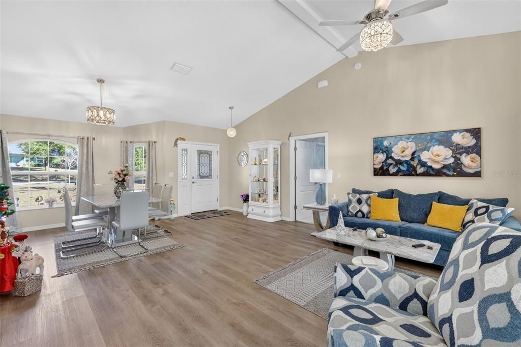 For Sale: $386,000 (3 beds, 2 baths, 1522 Square Feet)