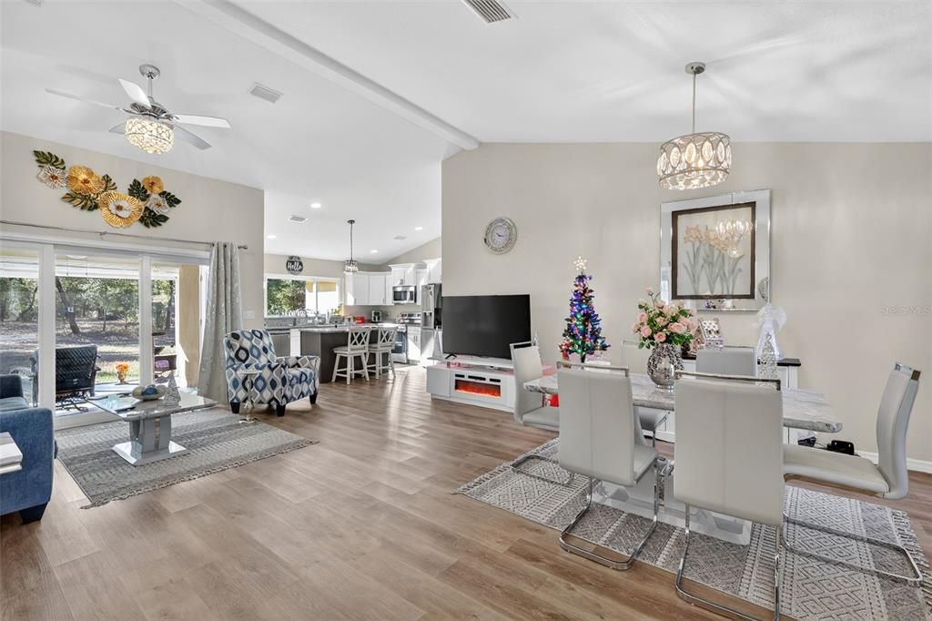 For Sale: $386,000 (3 beds, 2 baths, 1522 Square Feet)