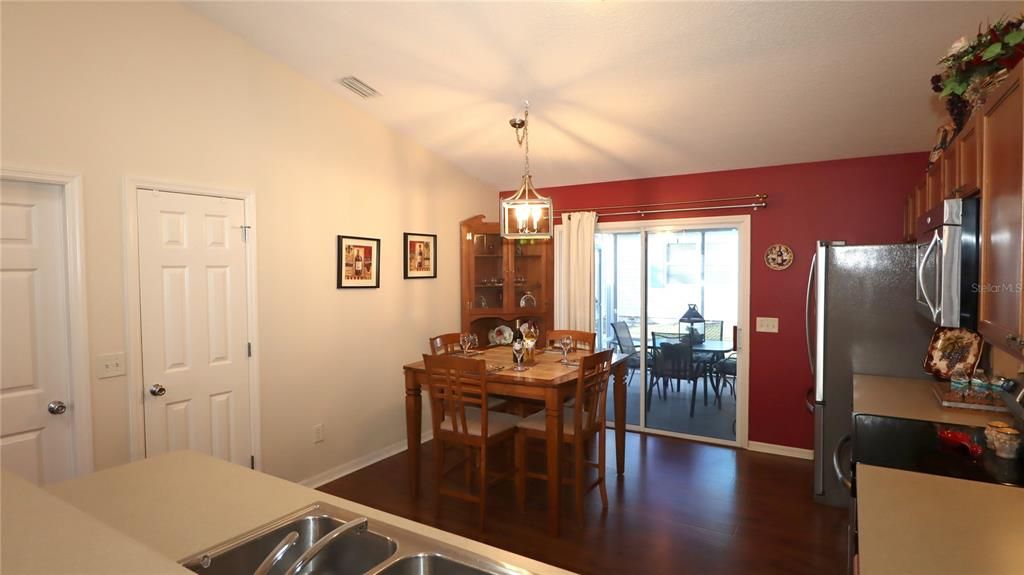 待售: $340,000 (3 贝兹, 2 浴室, 1467 平方英尺)