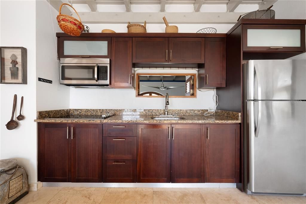 На продажу: $699,000 (2 спален, 1 ванн, 1268 Квадратных фут)