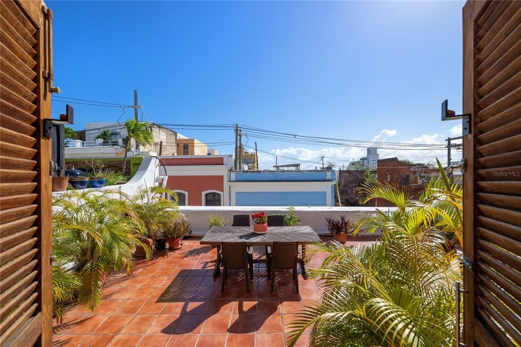 На продажу: $699,000 (2 спален, 1 ванн, 1268 Квадратных фут)