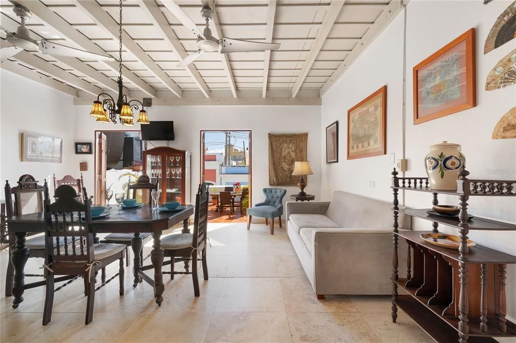 На продажу: $699,000 (2 спален, 1 ванн, 1268 Квадратных фут)