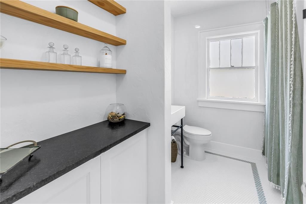 В аренду: $3,500 (3 спален, 2 ванн, 1316 Квадратных фут)