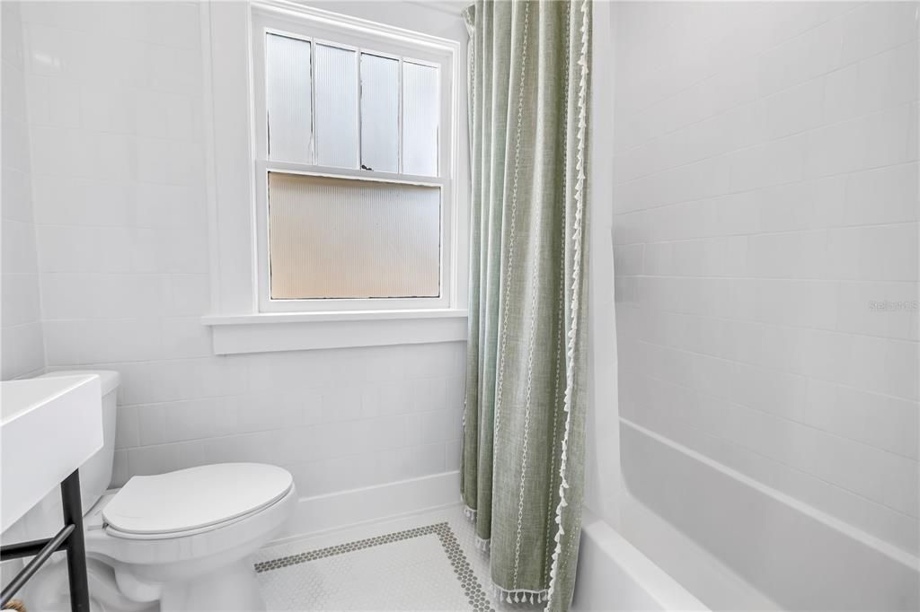 В аренду: $3,500 (3 спален, 2 ванн, 1316 Квадратных фут)