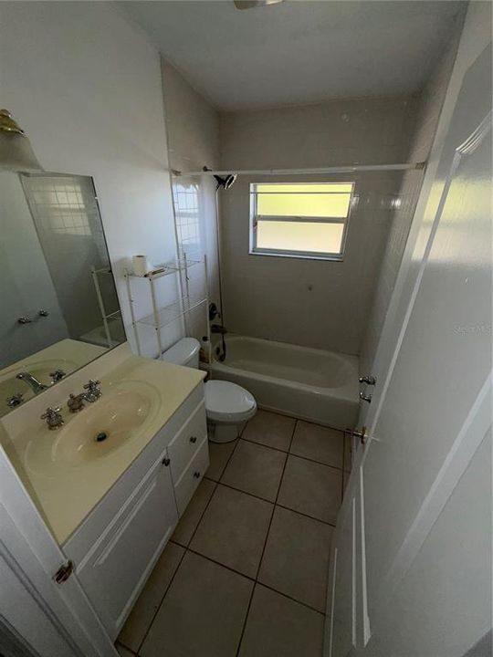 For Sale: $416,000 (6 beds, 4 baths, 2774 Square Feet)