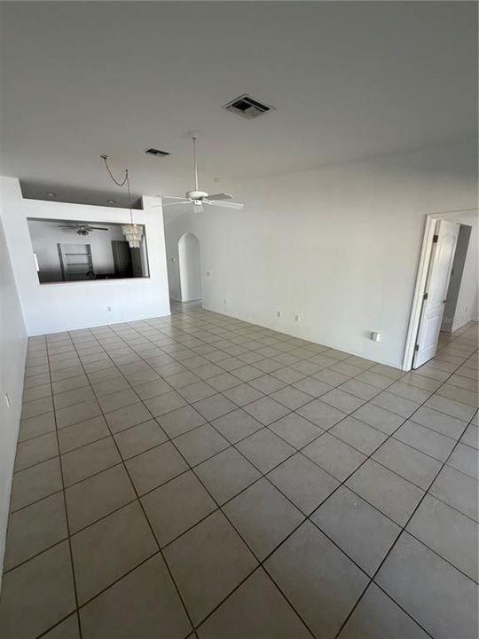 For Sale: $416,000 (6 beds, 4 baths, 2774 Square Feet)