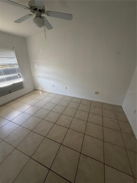 For Sale: $416,000 (6 beds, 4 baths, 2774 Square Feet)