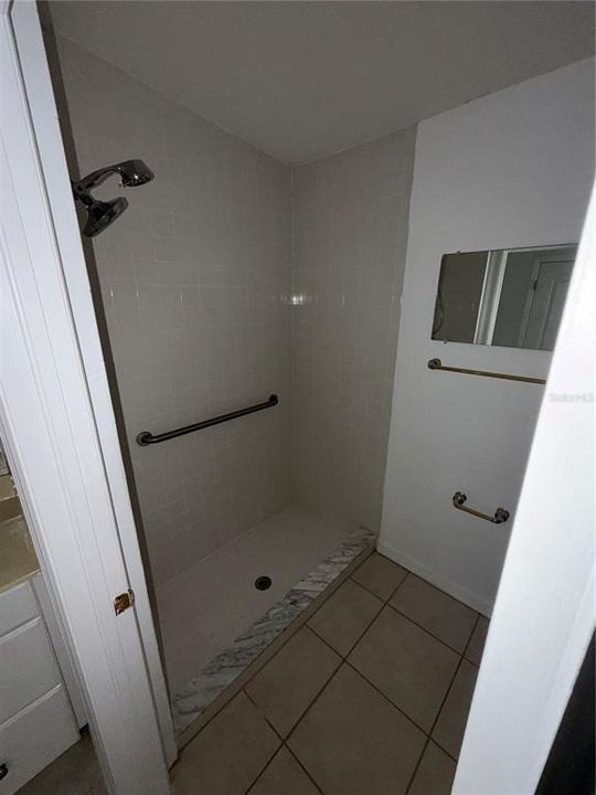 For Sale: $416,000 (6 beds, 4 baths, 2774 Square Feet)